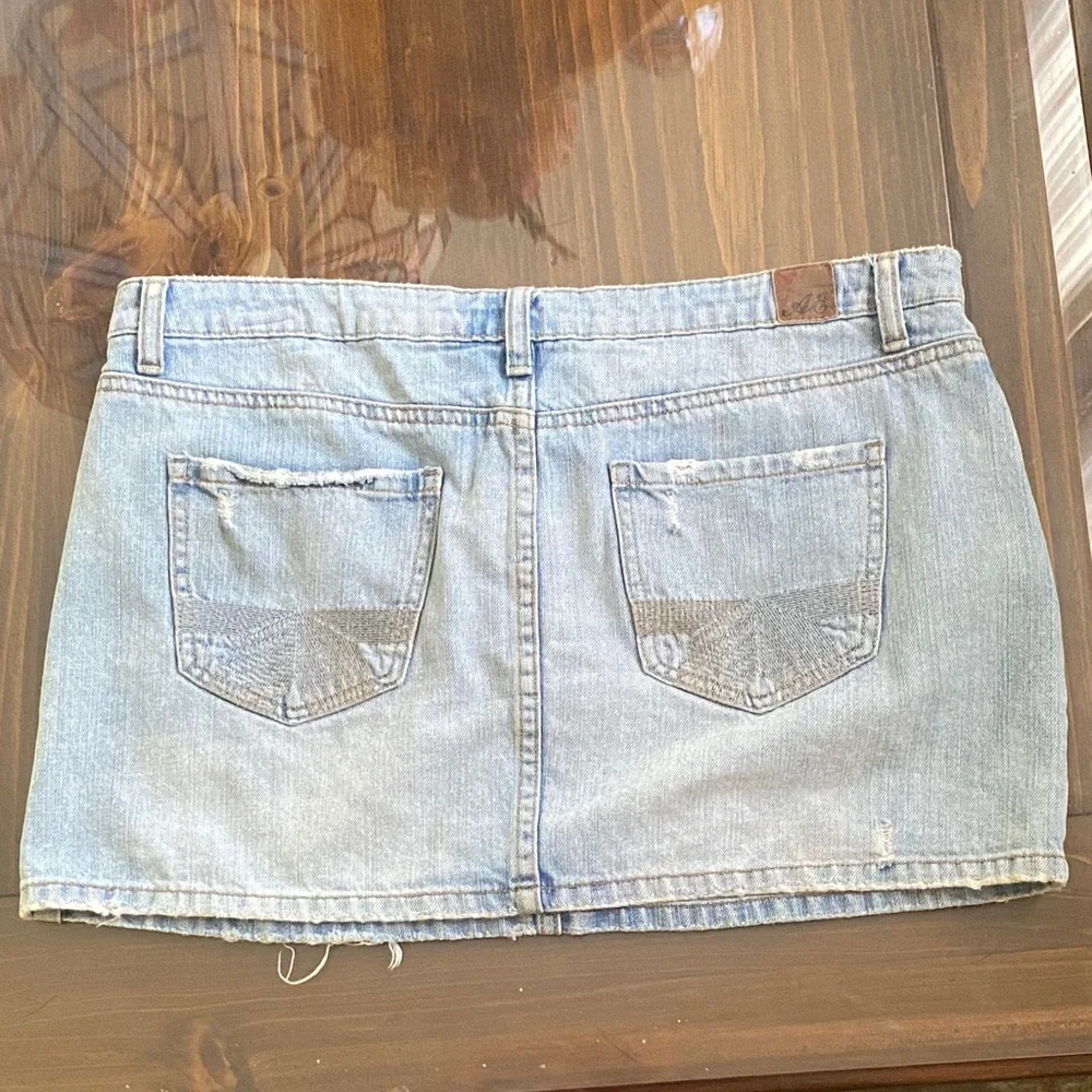 American Eagle Outfitters Light Blue Distressed Mini Skirt - Picture 4 of 4